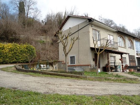 Casa collinare, ristrutturata a Montiglio Monferrato (AT)