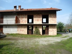 Casa in borgata con giardino a Cavagnolo (TO)